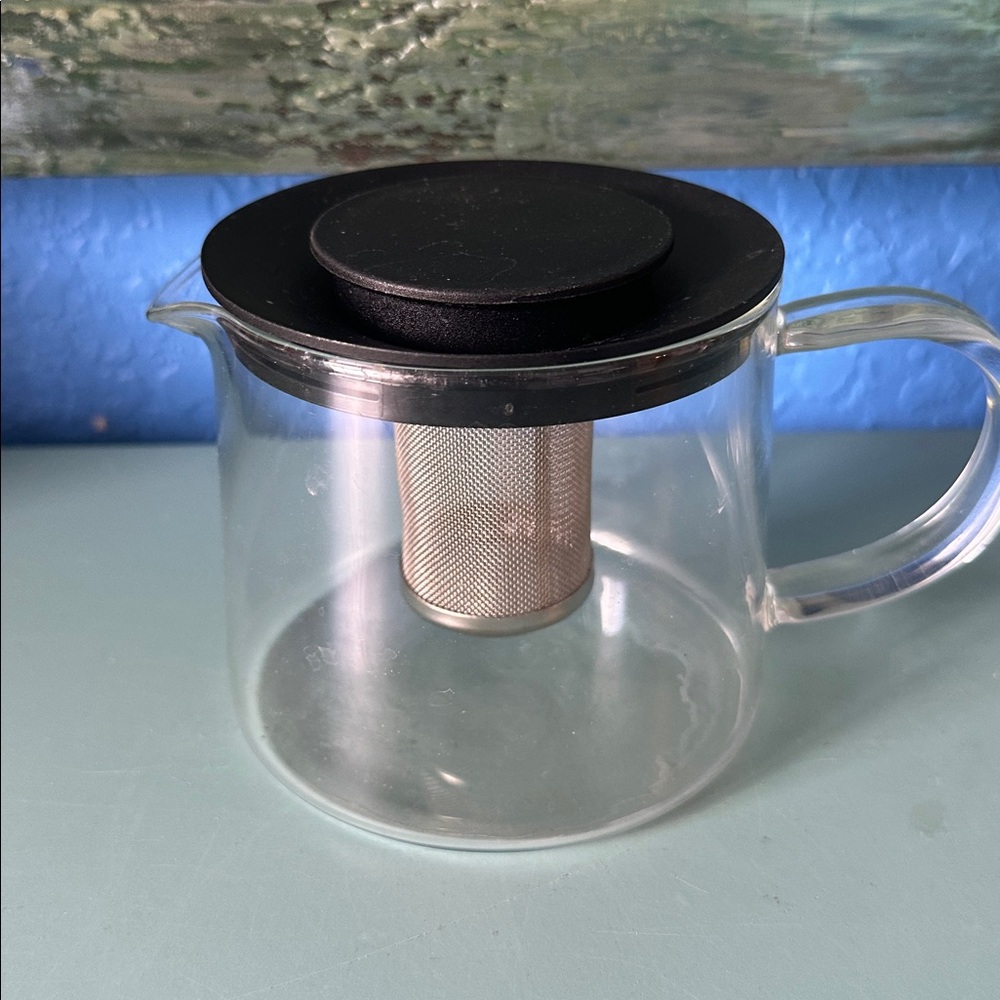 Glass Teapot with Black Lid and Silver Infuser